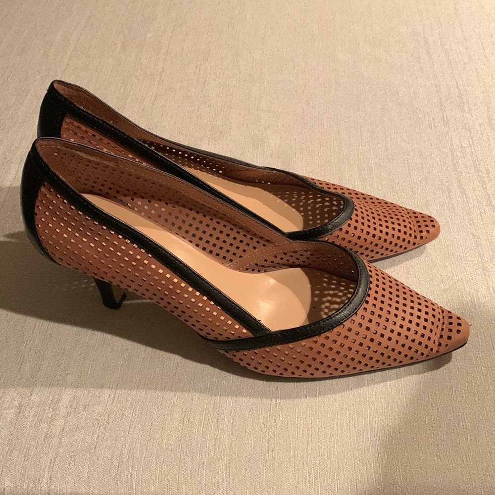 Bella Vita Genuine Leather Pumps - Picture 4 of 8